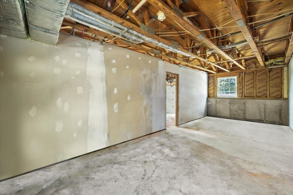 402 Corbett Street Fall River, MA 02720 - Photo 34 of 40 Gallery Image 34