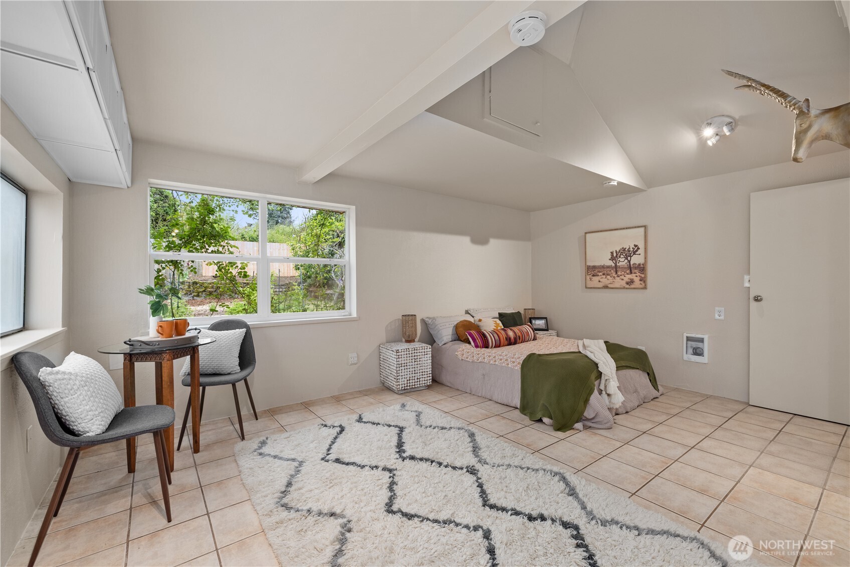 11253 35th Avenue Southwest Seattle, WA 98146 - Photo 14 of 40 Gallery Image 14