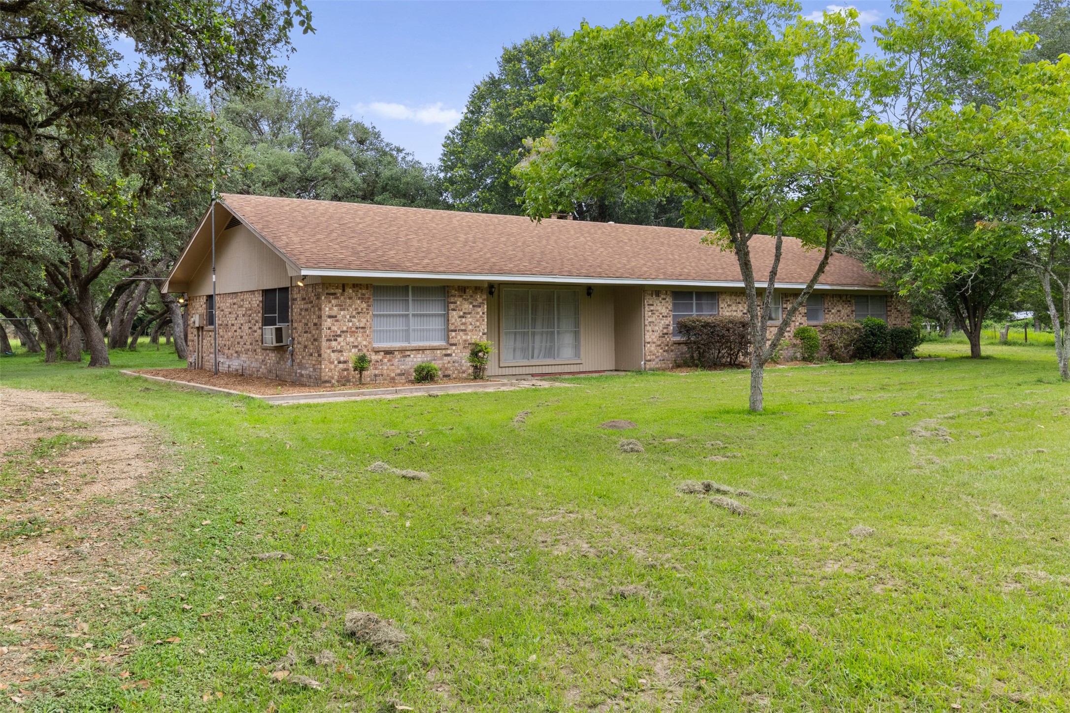1205 Struss Lane Columbus, TX 78934 - Photo 3 of 22 Gallery Image 3