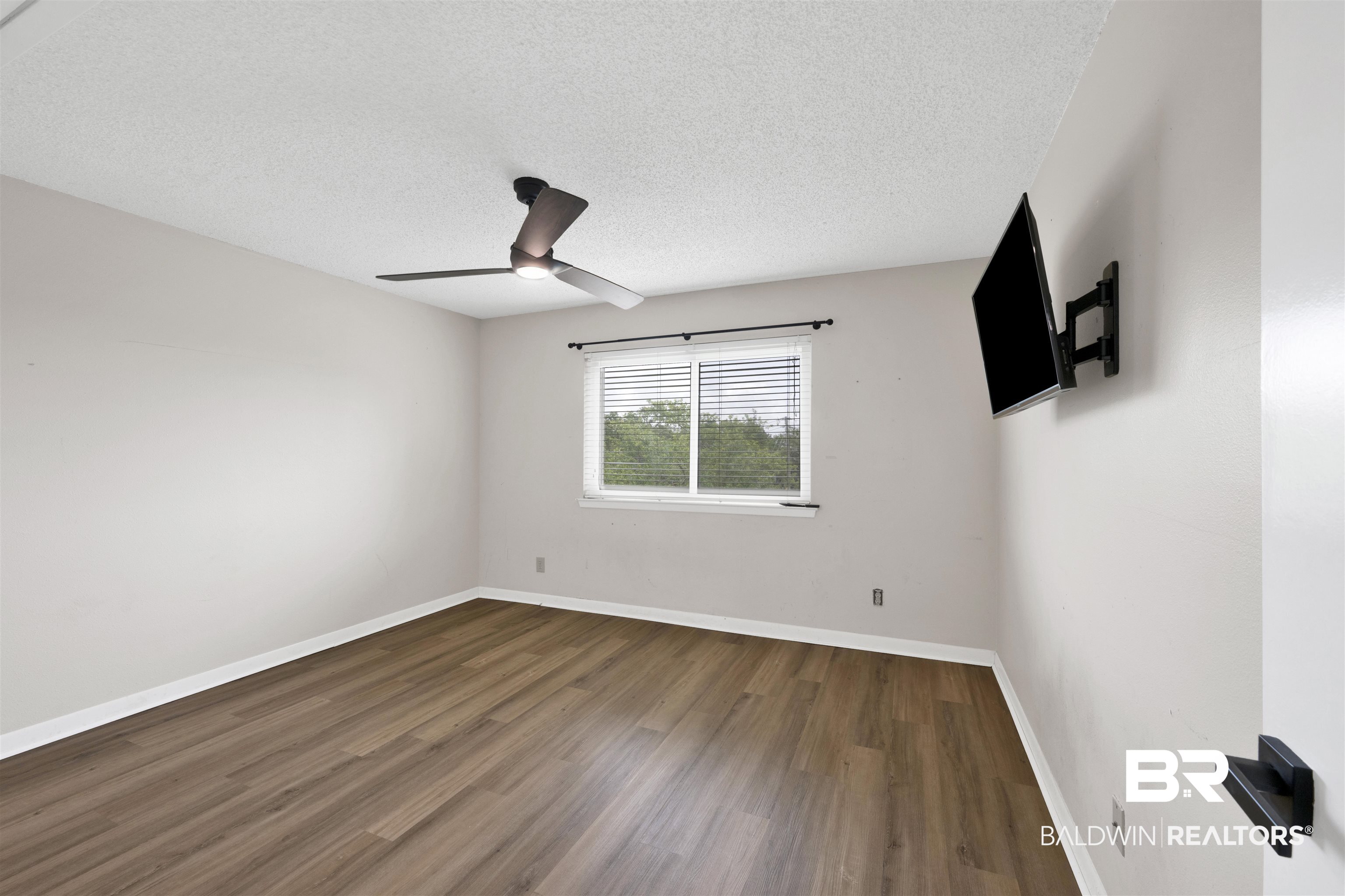 14100 River Road, Unit 334C Pensacola, FL 32507 - Photo 23 of 31 Second Bedroom 12X12