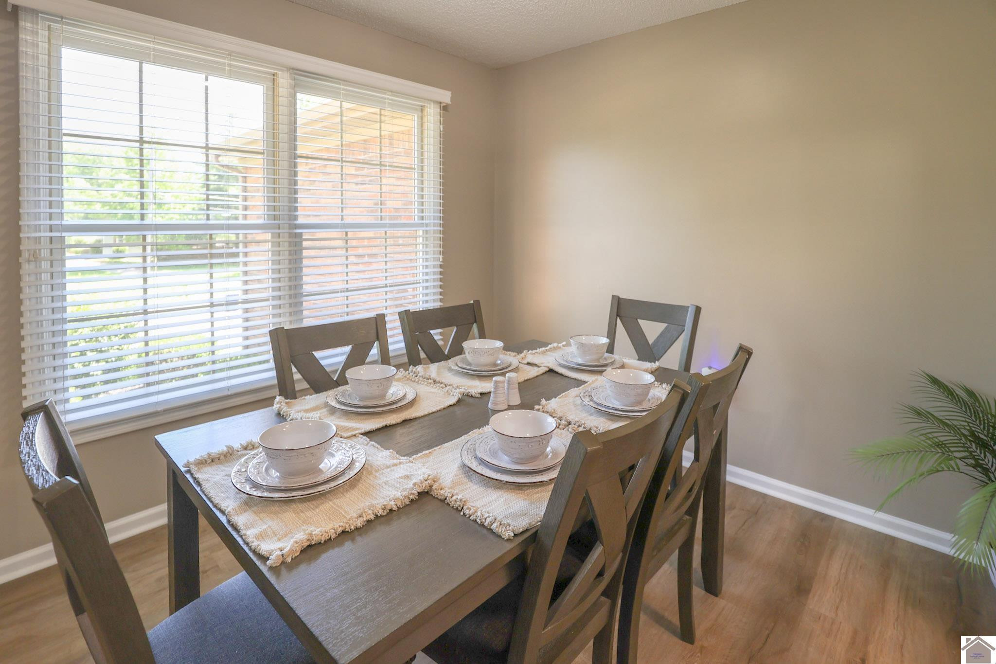 4055 Lovelaceville Road Paducah, KY 42001 - Photo 26 of 35 Dining Room