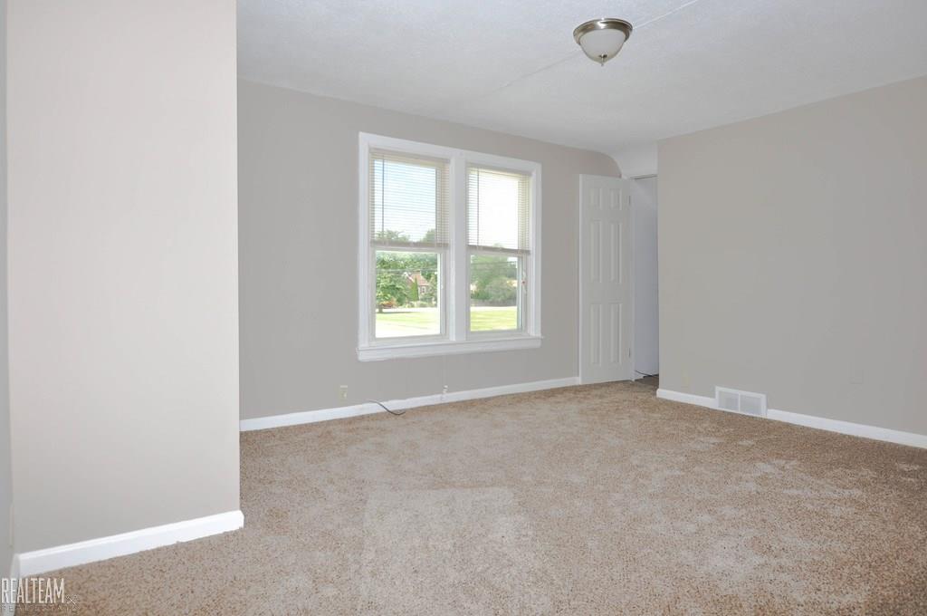 16258 Frazho Road Roseville, MI 48066 - Photo 18 of 28