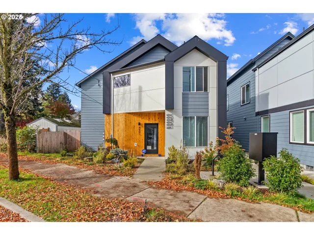 $310,000 | 4851 Northeast Cully Boulevard, Unit 6, Portland, OR 97218