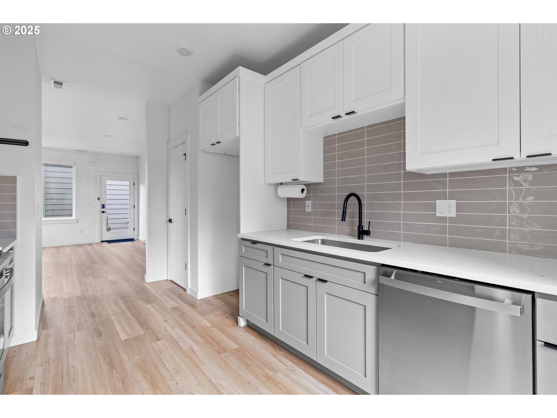 4851 Northeast Cully Boulevard, Unit 6 Portland, OR 97218 - Photo 11 of 25 Kitchen