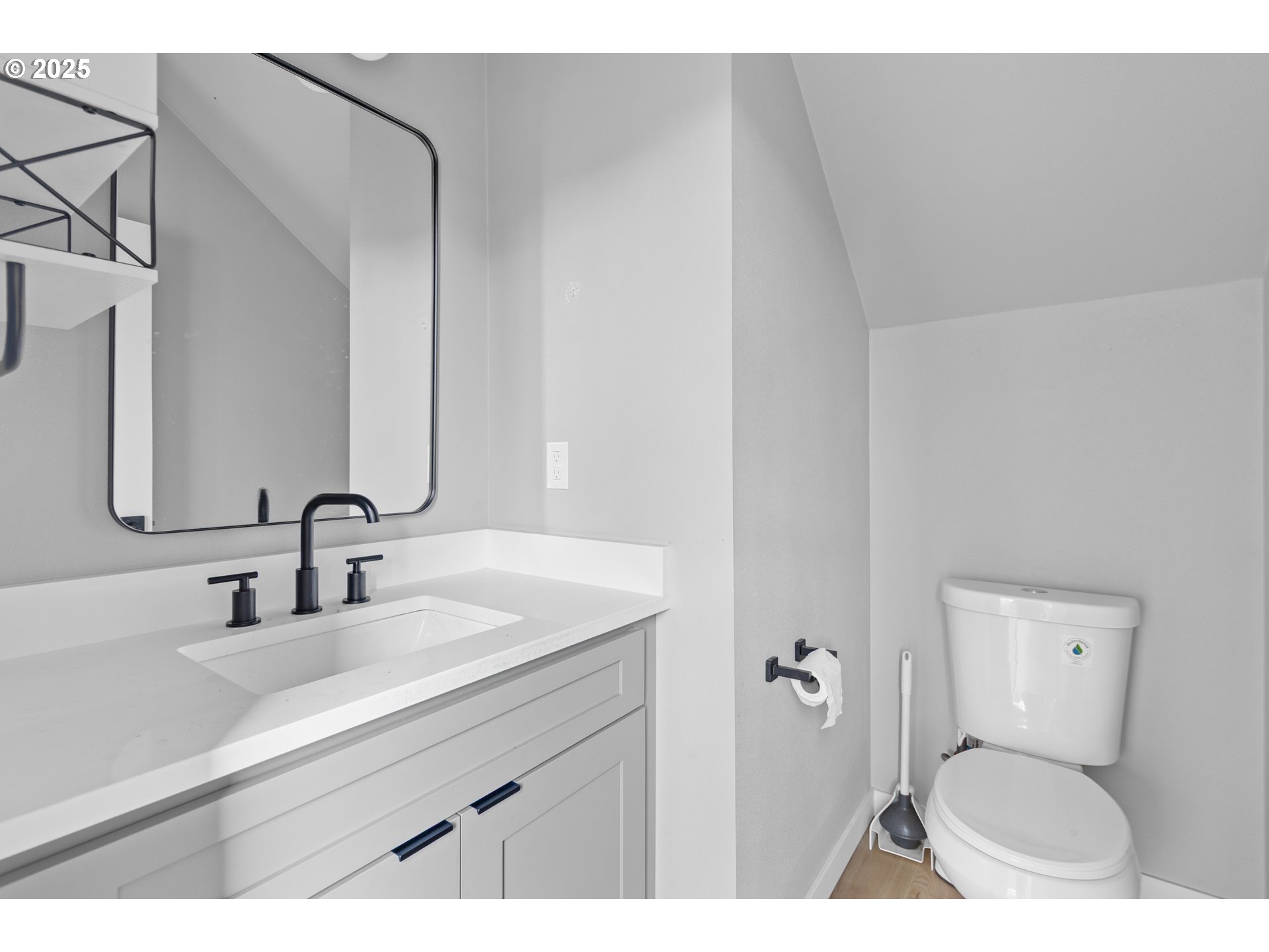 4851 Northeast Cully Boulevard, Unit 6 Portland, OR 97218 - Photo 14 of 25 Bathroom