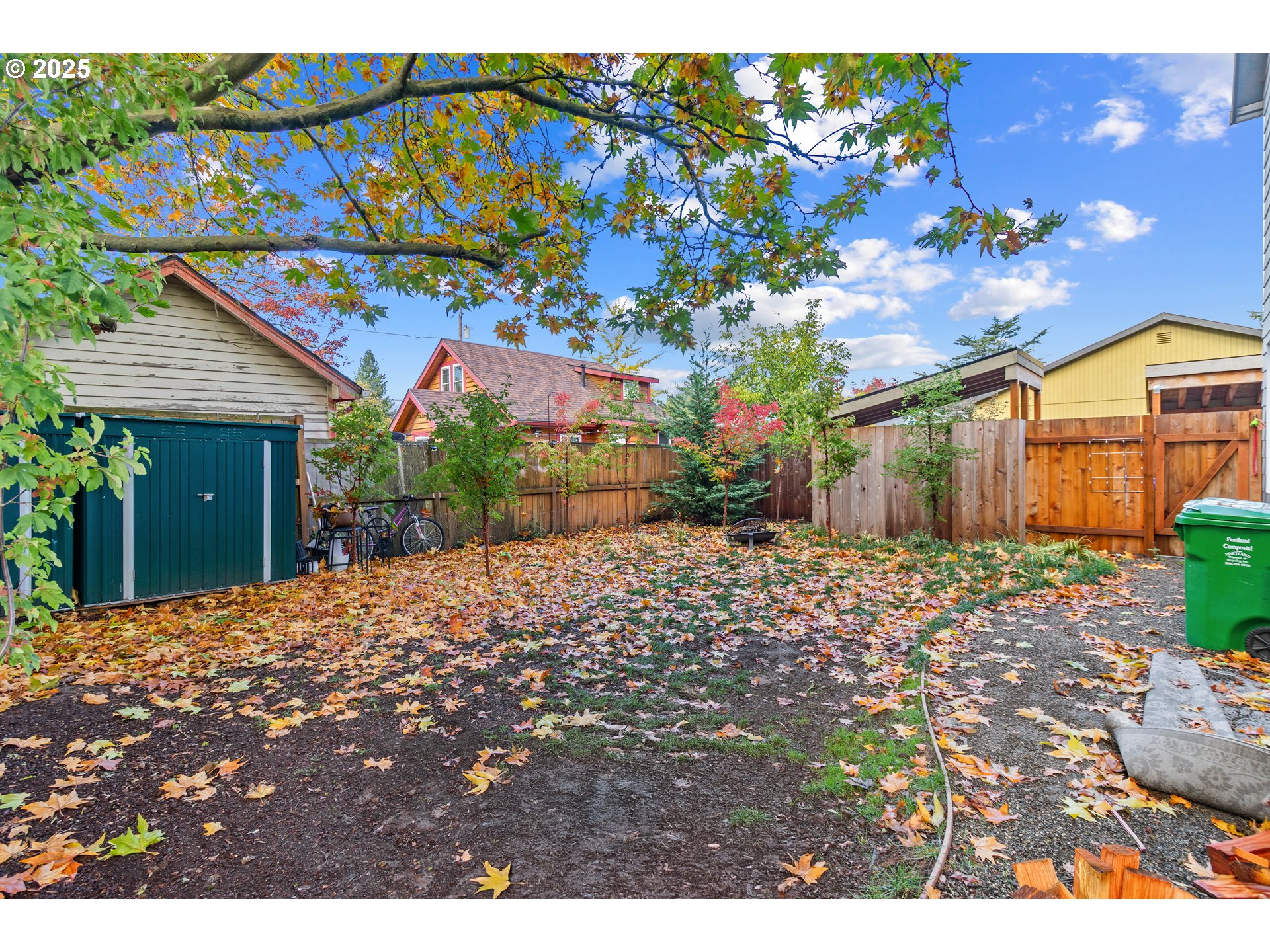 4851 Northeast Cully Boulevard, Unit 6 Portland, OR 97218 - Photo 20 of 25 Backyard