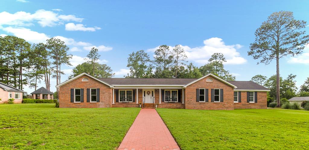 1204 Cambridge Road Dothan, AL 36305 - Photo 1 of 58 Main View