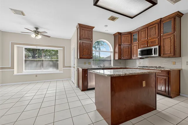 $578,500 | 1618 Nails Creek Drive, Sugar Land, TX 77478