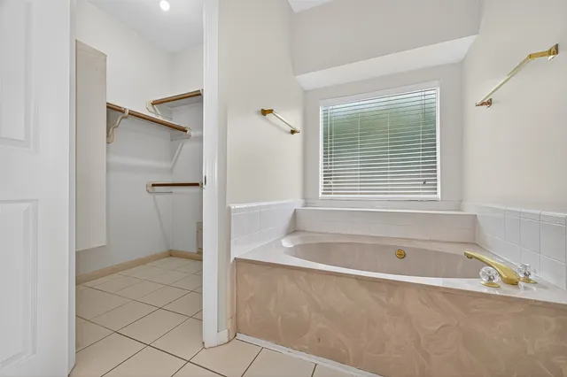 $578,500 | 1618 Nails Creek Drive, Sugar Land, TX 77478