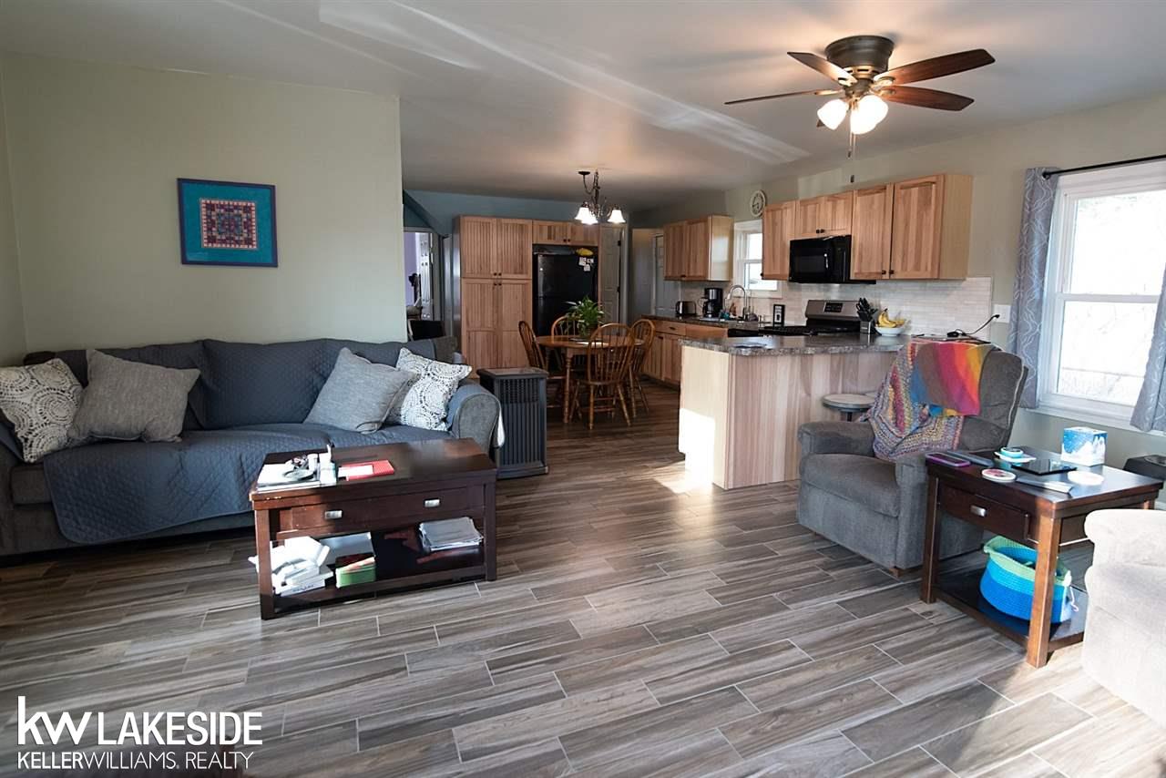 7535 Stephens Road Center Line, MI 48015 - Photo 7 of 22 50036873-6.JPG