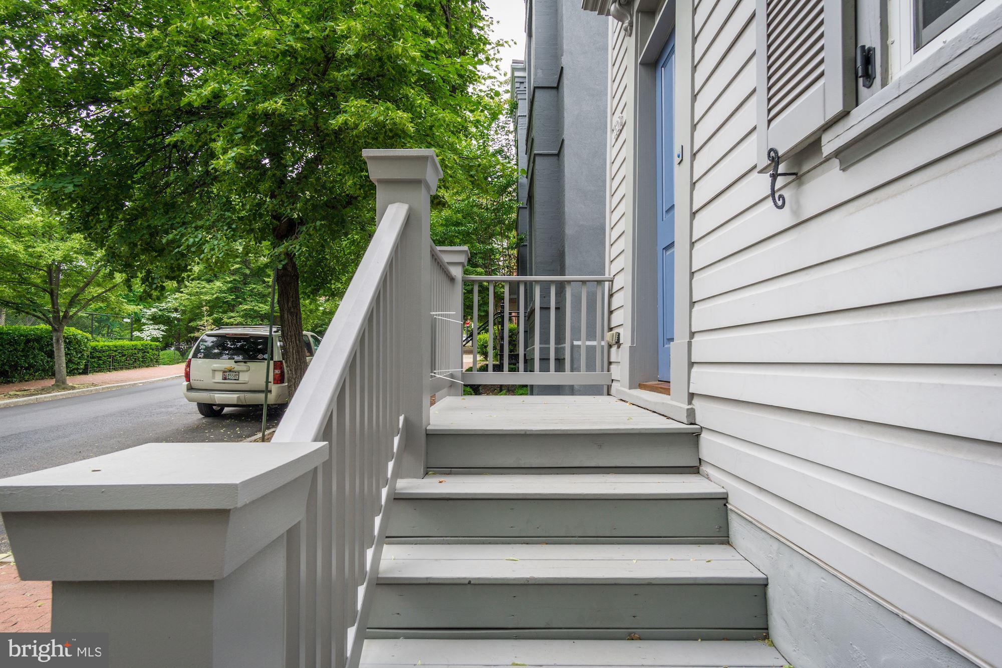 3329 Q Street Northwest Washington, DC 20007 - Photo 3 of 37