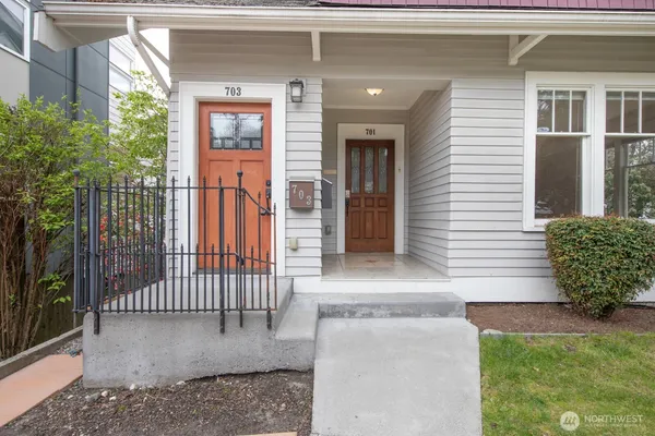 $2,495 | 703 18th Avenue South, Seattle, WA 98144