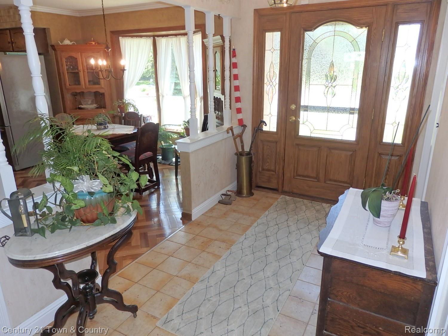 242 Poco Court Rochester, MI 48307 - Photo 21 of 45 Large foyer sets the tone for a great layout
