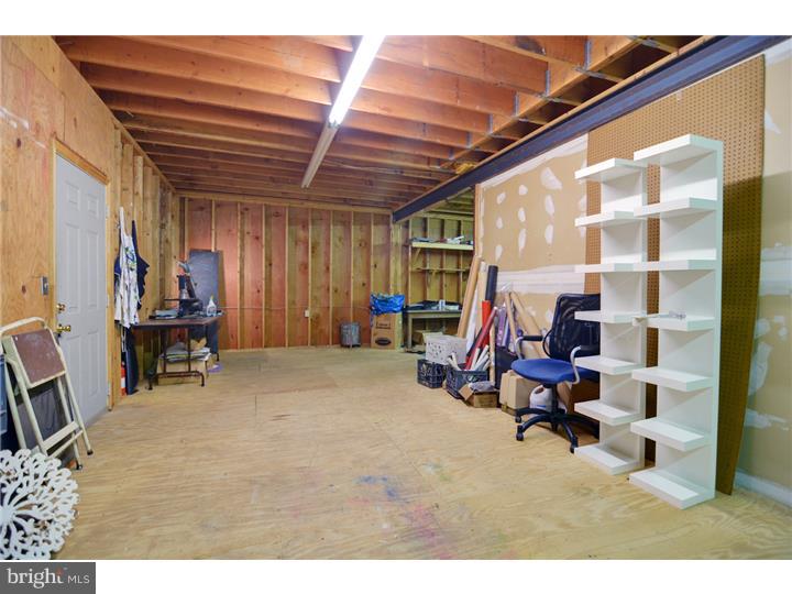 916 South Providence Road Wallingford, PA 19086 - Photo 16 of 18 Garage