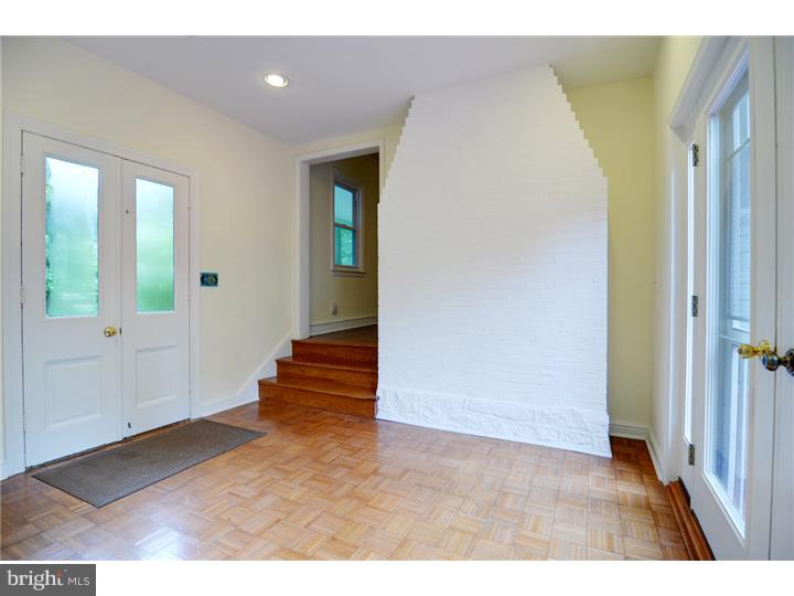 916 South Providence Road Wallingford, PA 19086 - Photo 8 of 18 Foyer