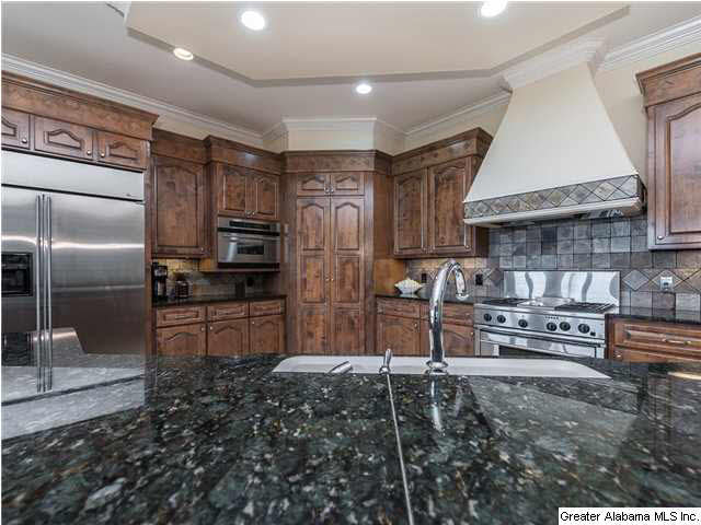 201 Kings Crest Lane Pelham, AL 35124 - Photo 10 of 32