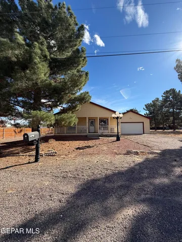 $335,000 | 300 East Stockton Avenue, Alpine, TX 79830