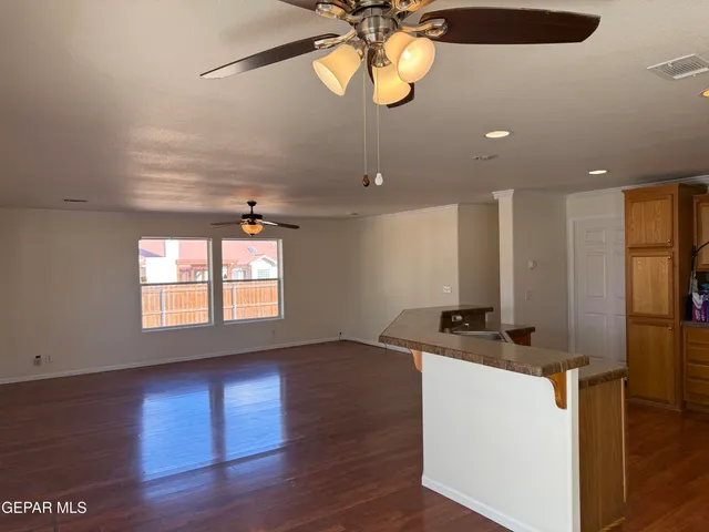 $335,000 | 300 East Stockton Avenue, Alpine, TX 79830