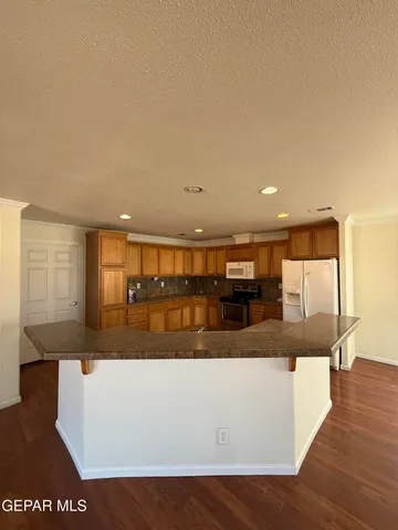 $335,000 | 300 East Stockton Avenue, Alpine, TX 79830