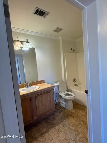 $335,000 | 300 East Stockton Avenue, Alpine, TX 79830