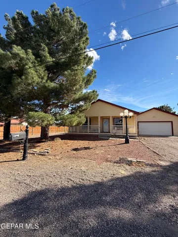 $335,000 | 300 East Stockton Avenue, Alpine, TX 79830