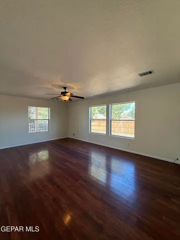 $335,000 | 300 East Stockton Avenue, Alpine, TX 79830