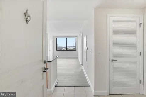 $320,000 | 2451 Midtown Avenue, Unit 819, Alexandria, VA 22303