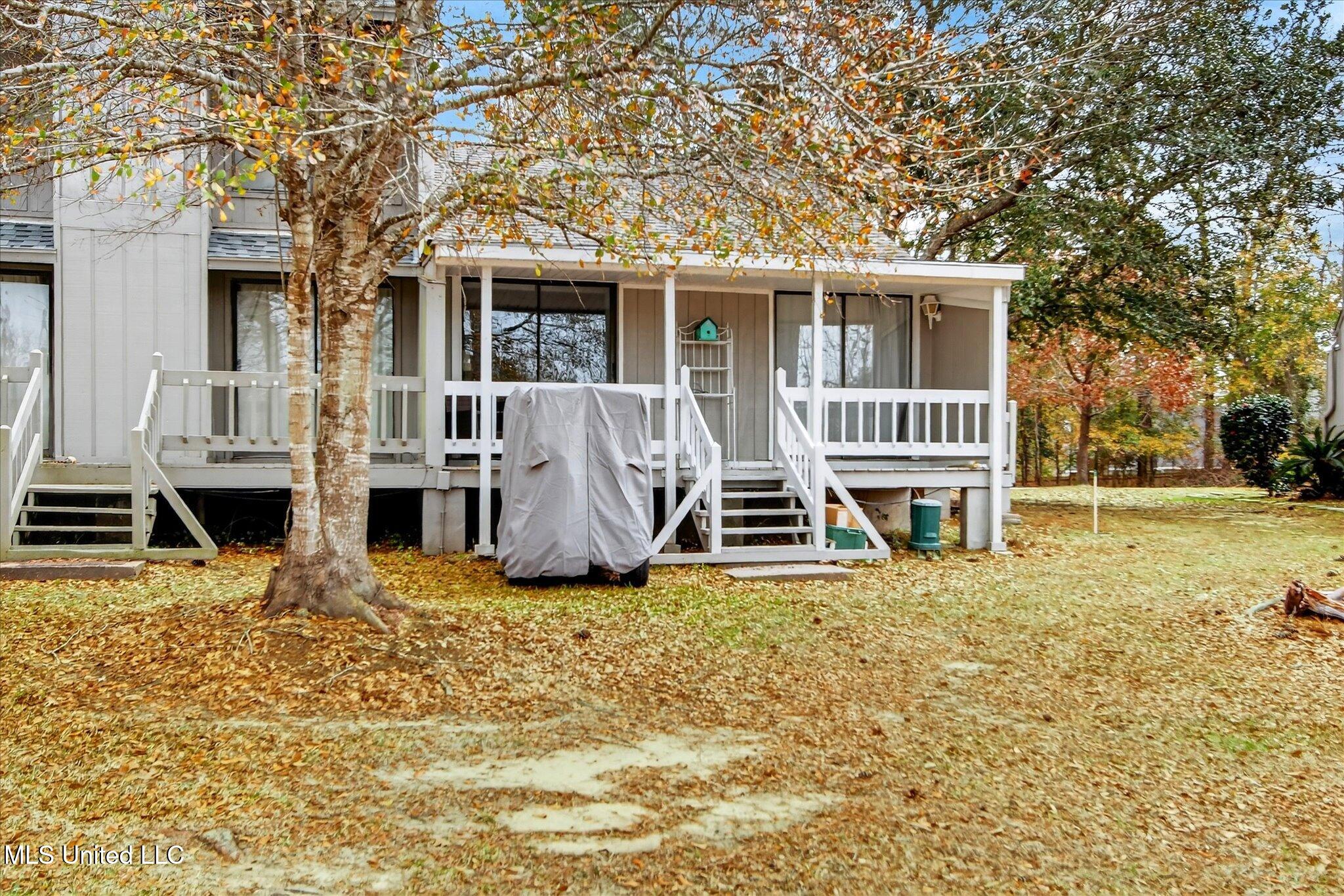 223 Highpoint Drive Diamondhead, MS 39525 - Photo 17 of 27 30-031