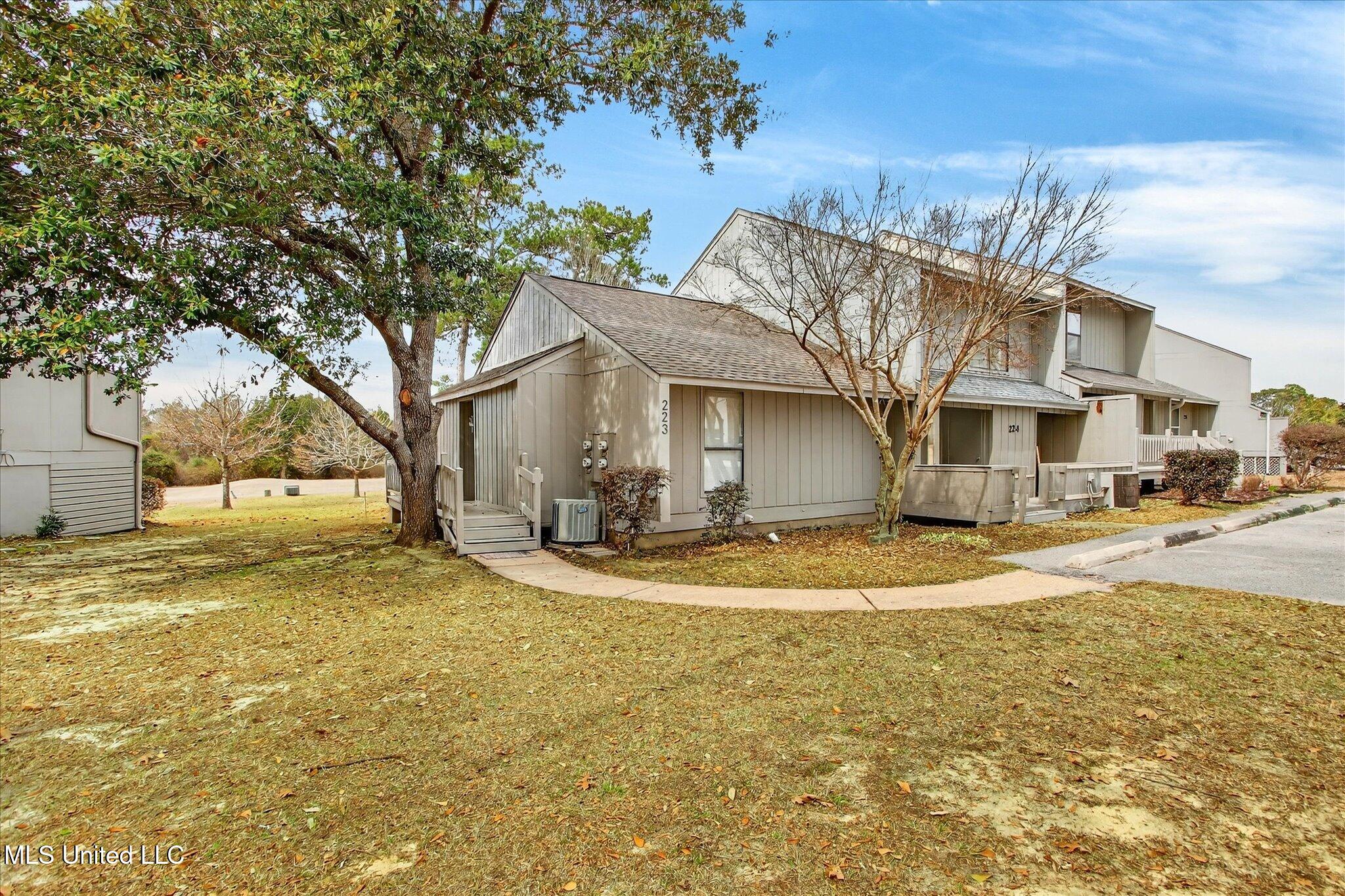 223 Highpoint Drive Diamondhead, MS 39525 - Photo 2 of 27 06-006