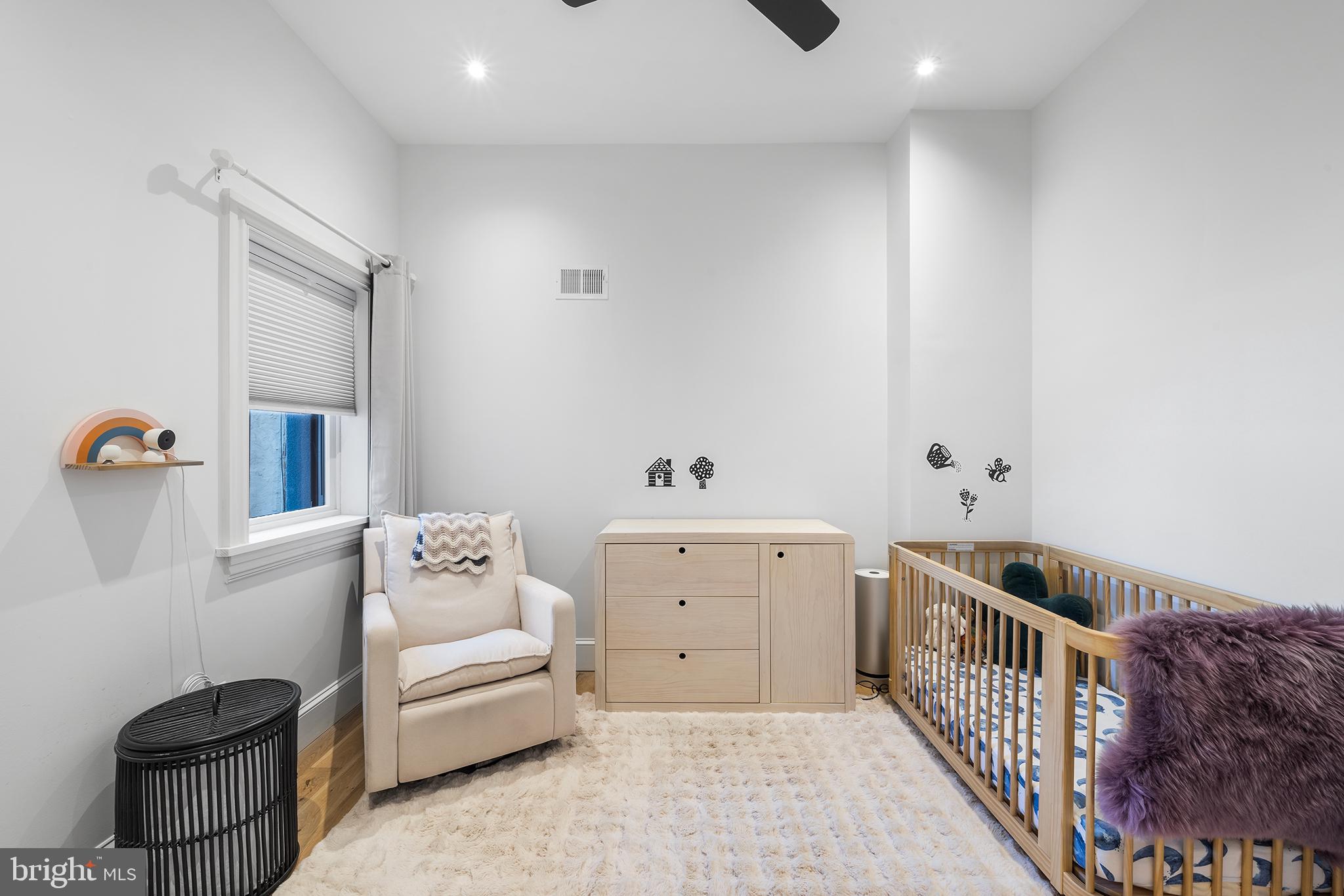 1509 Reed Street Philadelphia, PA 19146 - Photo 20 of 34 2nd Flr middle bedroom