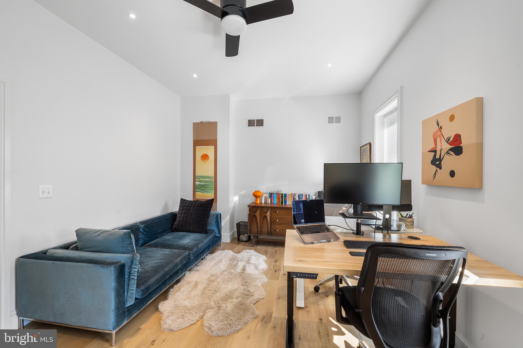 1509 Reed Street Philadelphia, PA 19146 - Photo 22 of 34 2nd Flr front bedroom