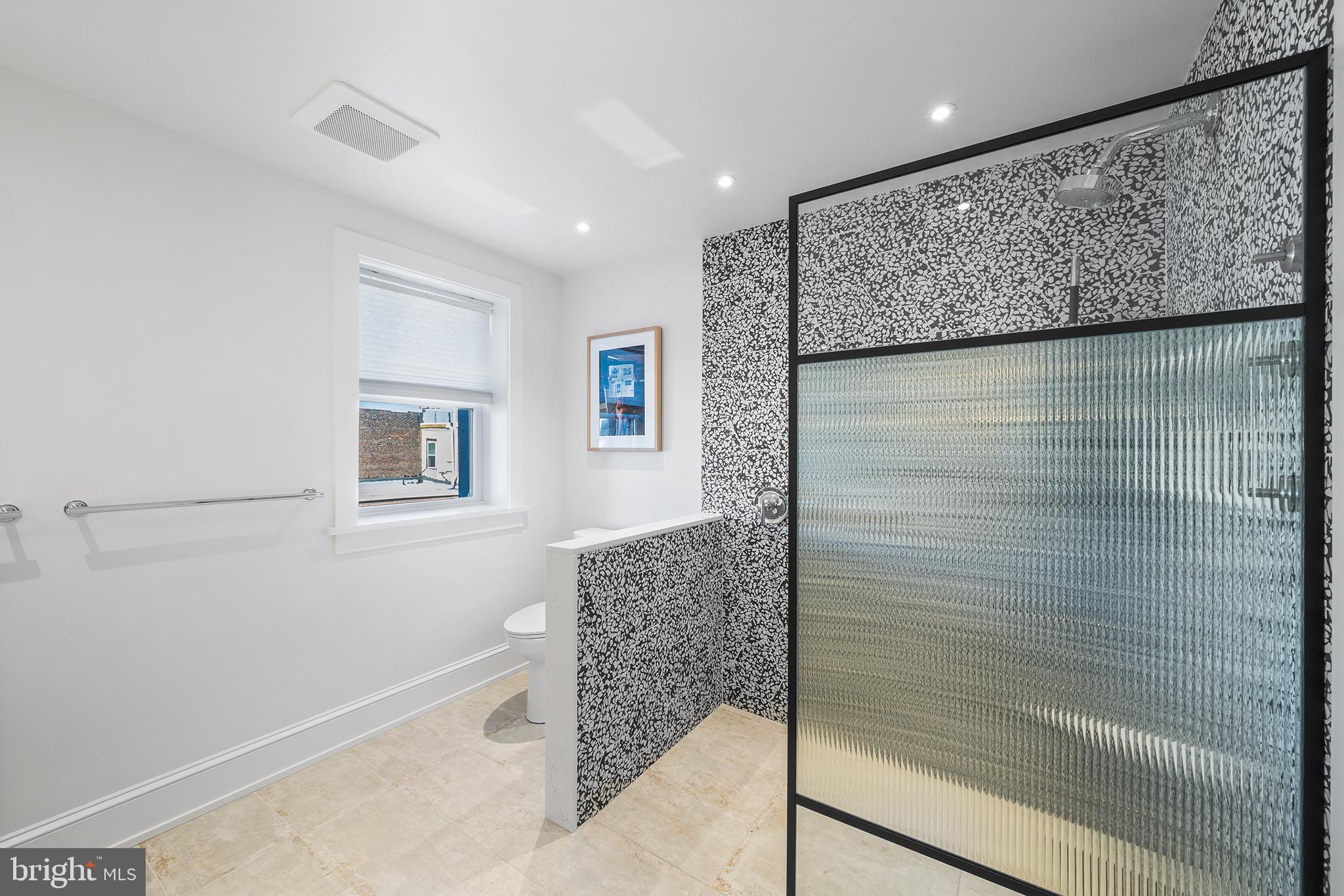 1509 Reed Street Philadelphia, PA 19146 - Photo 29 of 34 3rd Flr owners suite bath