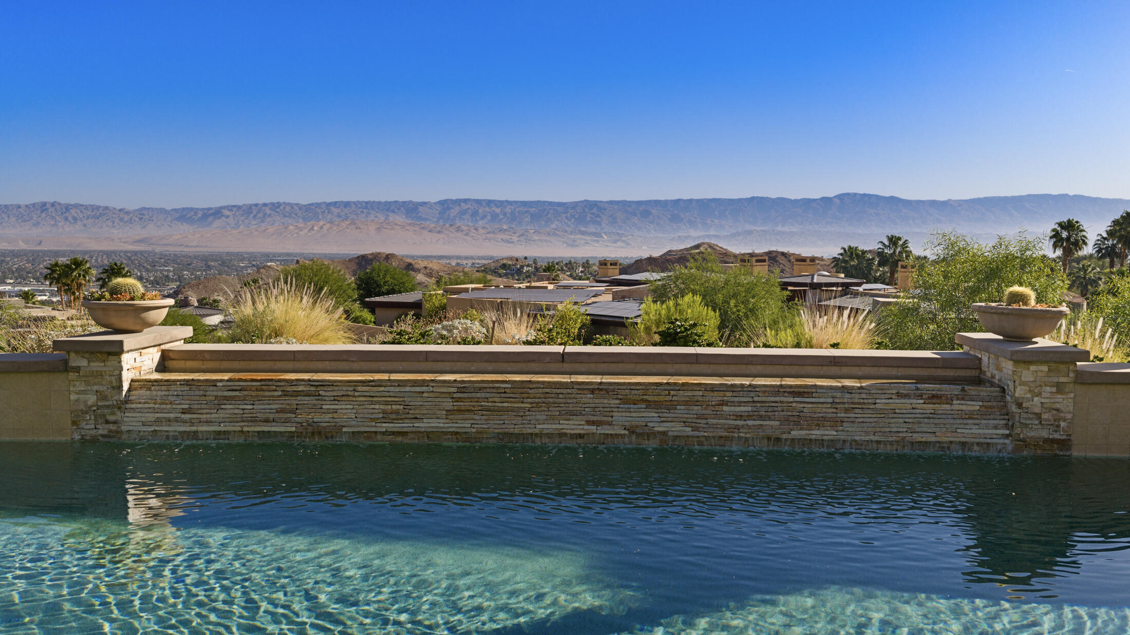 30 Hillcrest Drive Rancho Mirage, CA 92270 - Photo 17 of 79 52