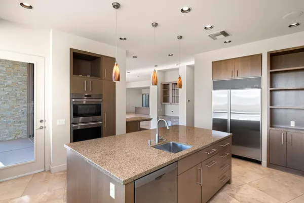 $3,890,000 | 30 Hillcrest Drive, Rancho Mirage, CA 92270