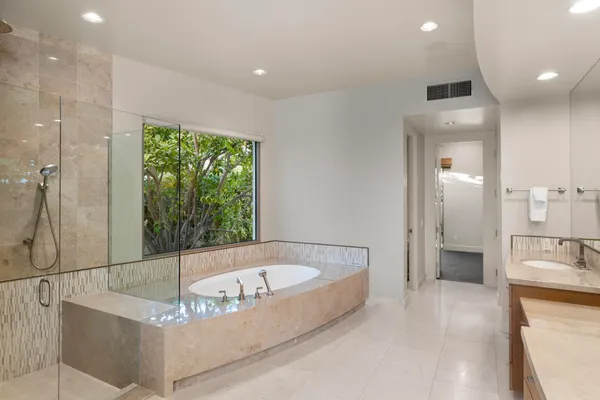 $3,890,000 | 30 Hillcrest Drive, Rancho Mirage, CA 92270