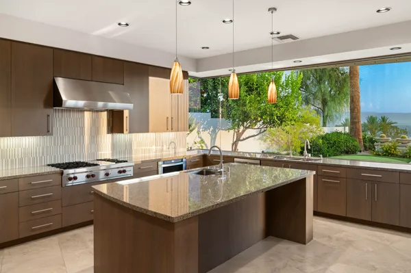 $3,890,000 | 30 Hillcrest Drive, Rancho Mirage, CA 92270
