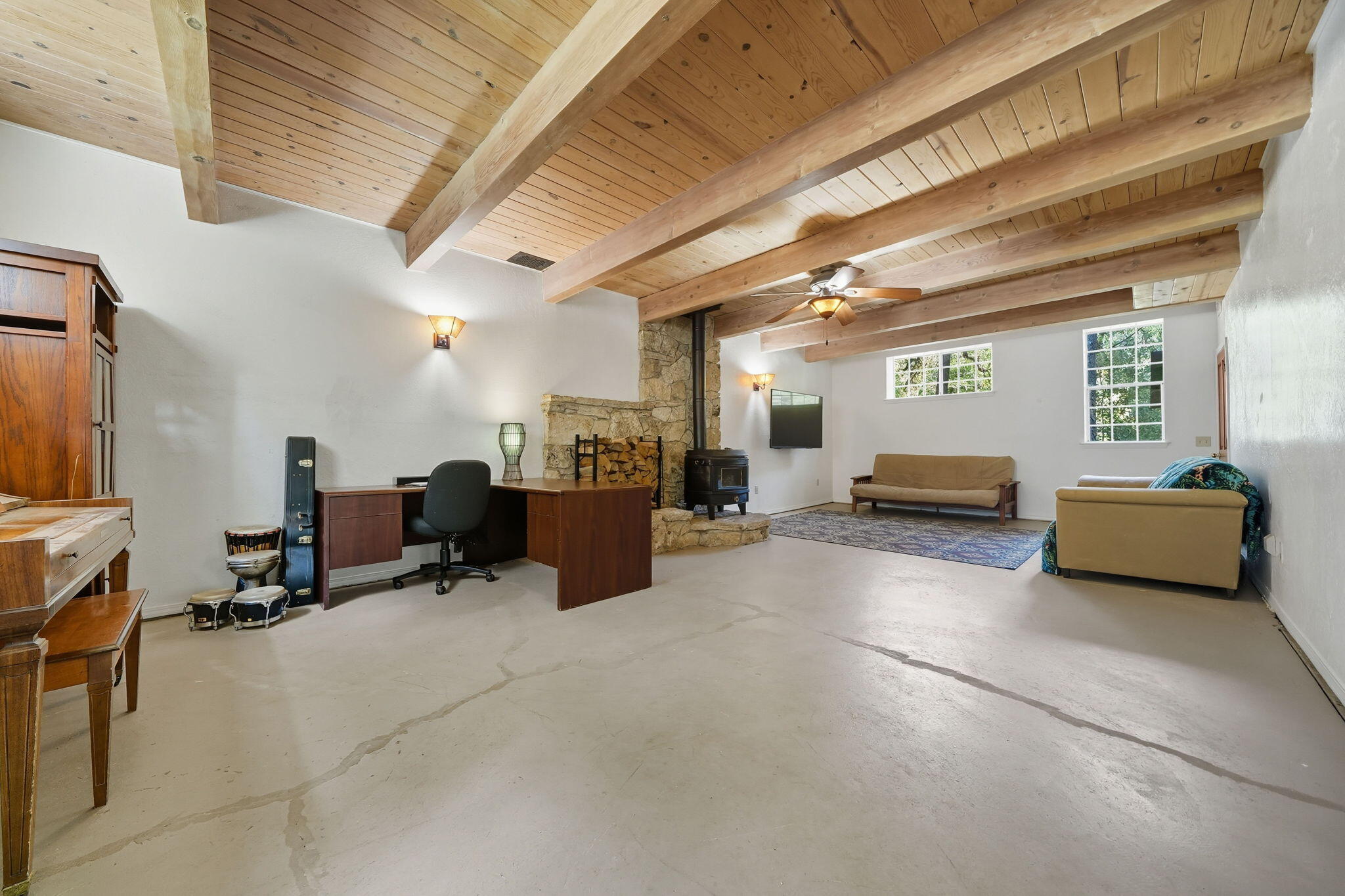 20922 Red Bridge Road Round Mountain, CA 96084 - Photo 33 of 69 11-web-or-mls-IMG-11