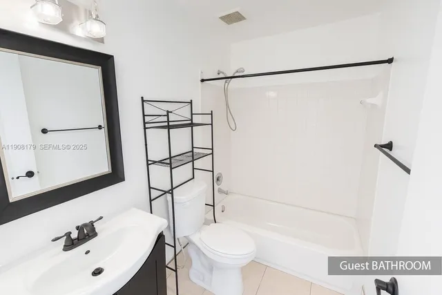 $2,100 | 5332 Northeast 6th Avenue, Unit G12, Oakland Park, FL 33334