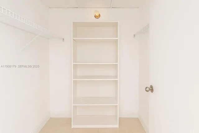 $2,100 | 5332 Northeast 6th Avenue, Unit G12, Oakland Park, FL 33334