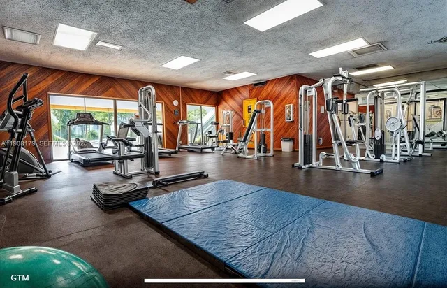 $2,100 | 5332 Northeast 6th Avenue, Unit G12, Oakland Park, FL 33334