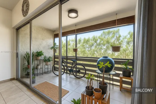 $2,100 | 5332 Northeast 6th Avenue, Unit G12, Oakland Park, FL 33334