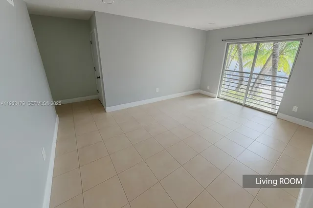 $2,100 | 5332 Northeast 6th Avenue, Unit G12, Oakland Park, FL 33334