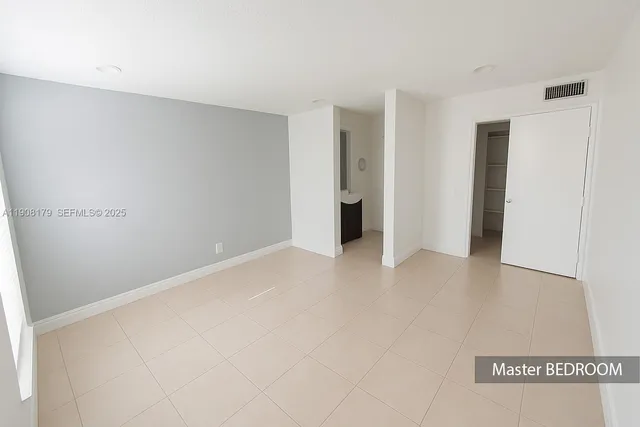 $2,100 | 5332 Northeast 6th Avenue, Unit G12, Oakland Park, FL 33334