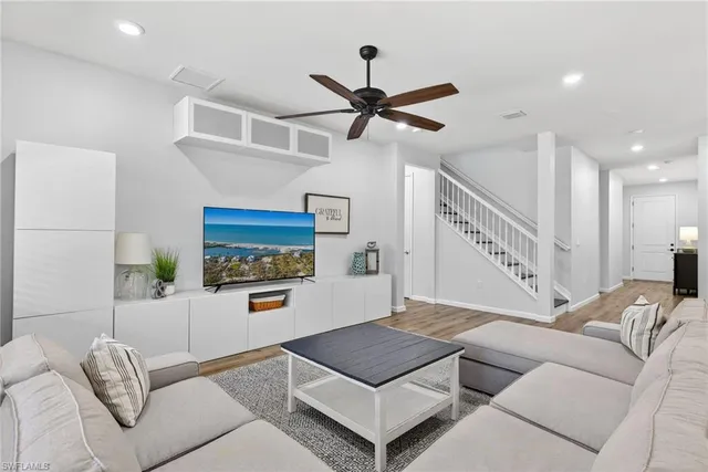 $699,000 | 2318 Tangerine Lane, Naples, FL 34120