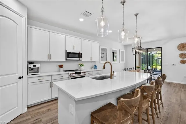 $699,000 | 2318 Tangerine Lane, Naples, FL 34120