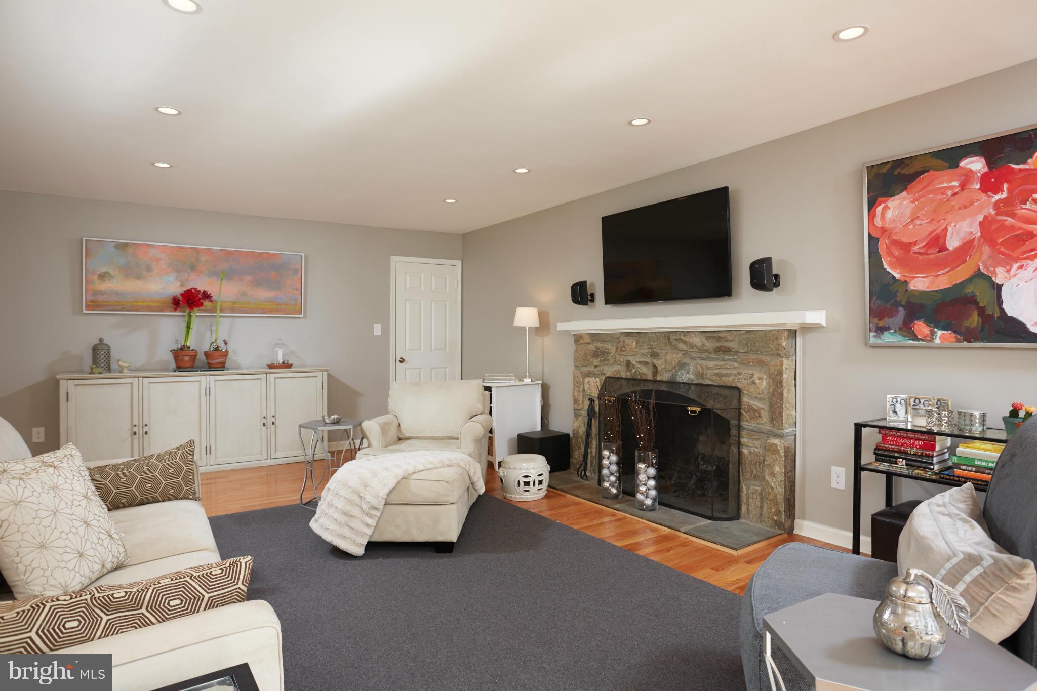 9430 Reach Road Potomac, MD 20854 - Photo 9 of 29 Family Room