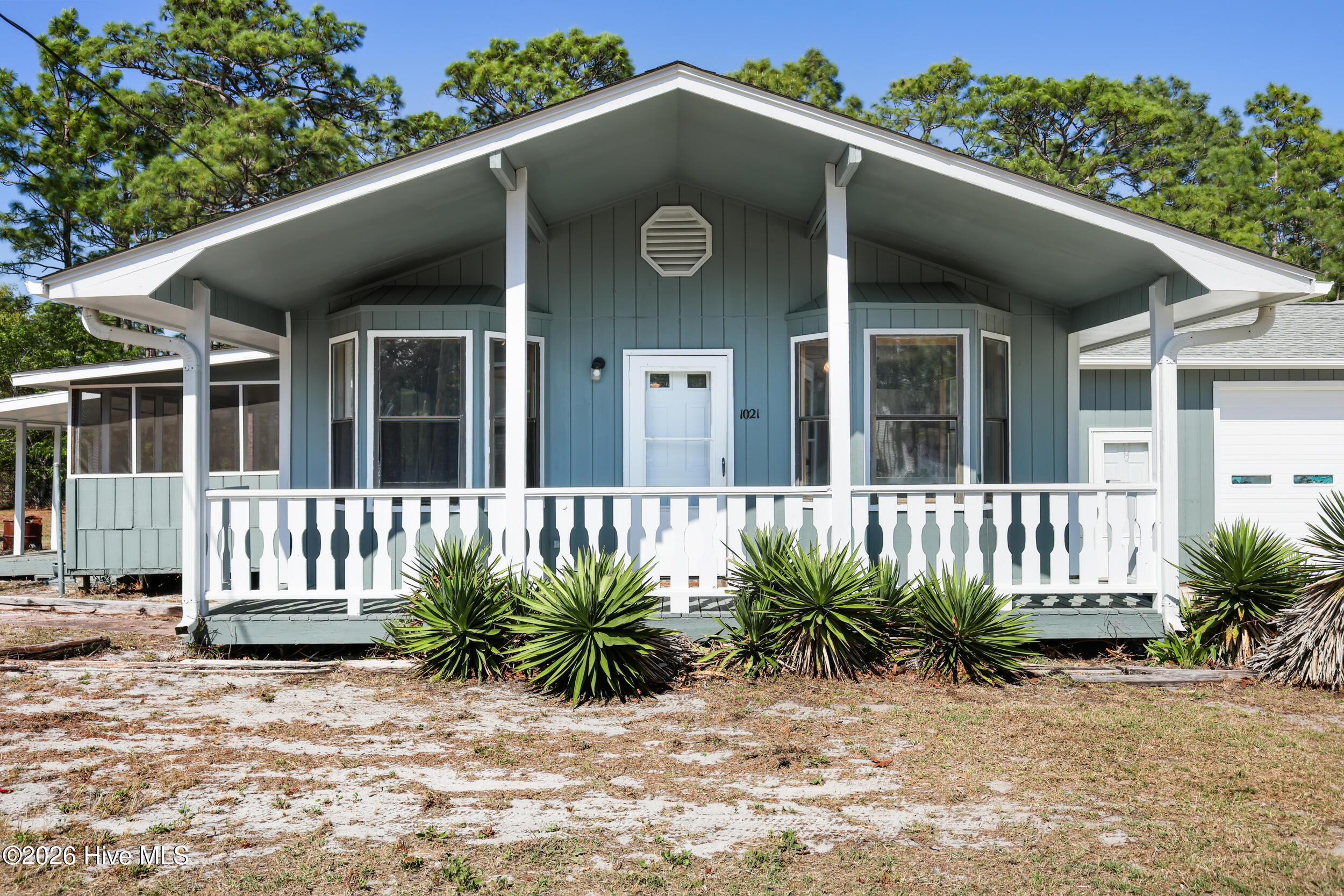 1021 Filmore Road Southport, NC 28461 - Photo 4 of 88 Front of home