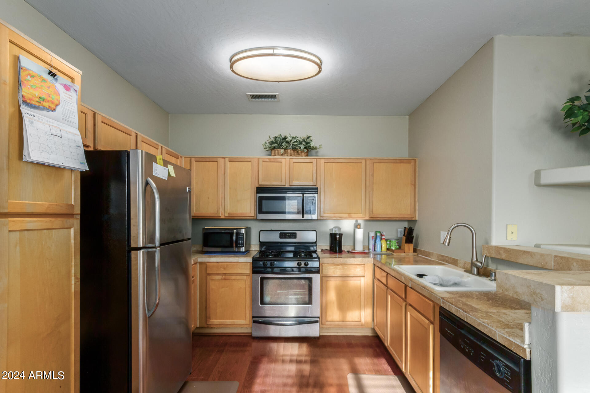 11199 West Berkeley Road Avondale, AZ 85392 - Photo 9 of 28 Lovely kitchen