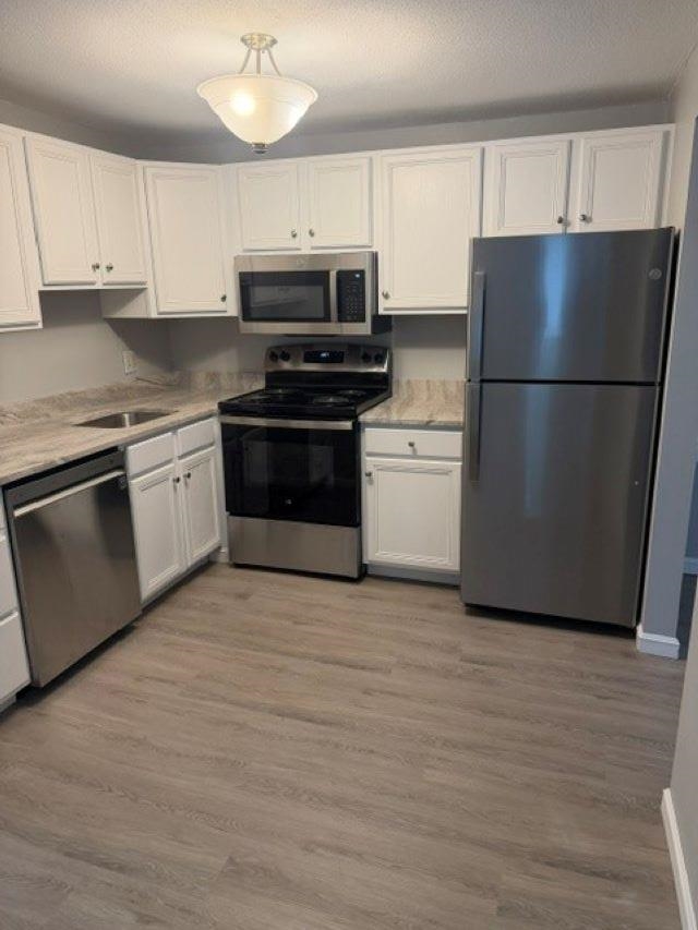 110 English Village Road, Unit 302 Manchester, NH 03102 - Photo 5 of 33 Gallery Image 5