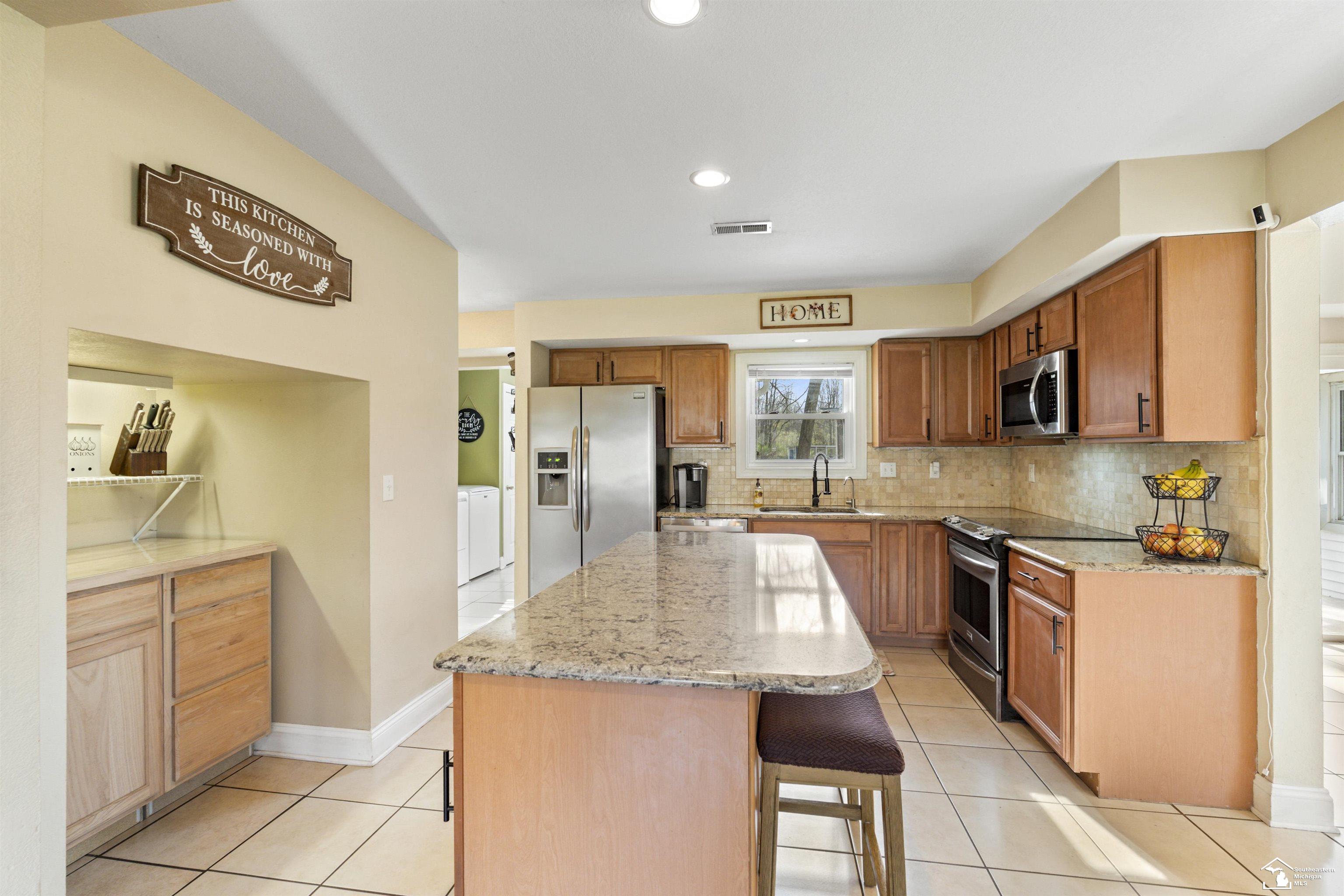 9505 Secor Road Temperance, MI 48182 - Photo 3 of 58